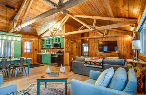 Muscoda Cabin | Unwind at Driftless Pines Cabin -