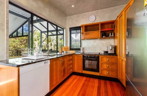 Maleny House | Unwind at Secret Garden