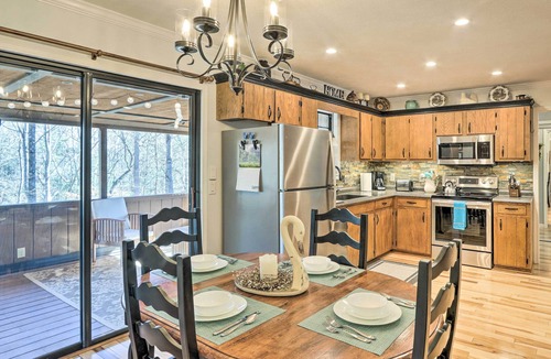 Murphy House | Unwind Fireside: Serene Murphy Escape w/Hot Tub!