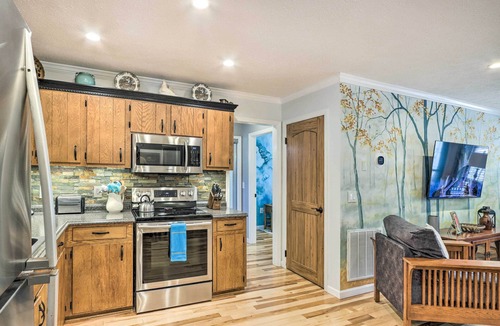 Murphy House | Unwind Fireside: Serene Murphy Escape w/Hot Tub!