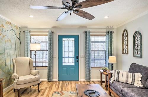 Murphy House | Unwind Fireside Serene Murphy Escape with Hot Tub!