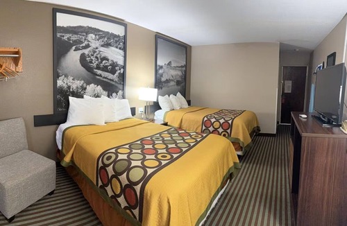 Lexington Hotel | Unwind in a Charming Room Designed for Memorable Weekend Stays w/Families
