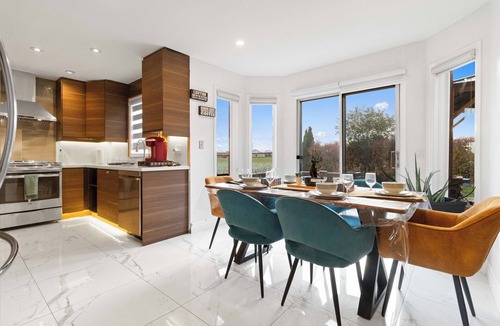 Bolton House | Unwind in Bolton – Bright, Clean&Peaceful 4BR Stay