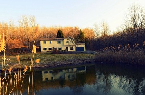 Bloomfield House | Unwind in Bristol, NY with Bristol Mountain Resort just minutes away.