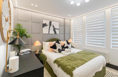 Tottenham Green Apartment | Unwind in Style 2BR with Cozy Backyard for Groups