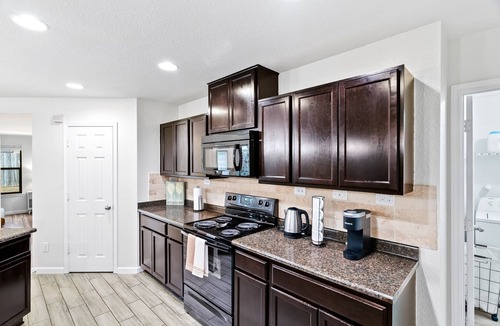 San Antonio House | Unwind In Style And Comfort 3 Bedroom Home by RedAwning