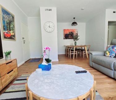 Moonee Ponds Apartment | Unwind in style only 7km from CBD