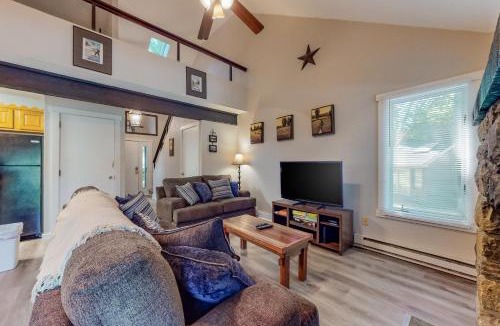 White Haven House | Unwind in Telstar