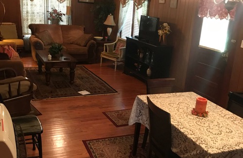 Oark House | Unwind in the Ozarks