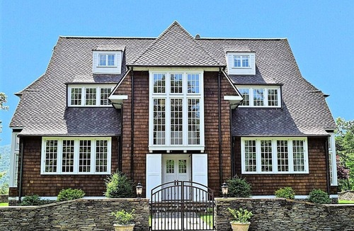 Boone House | Unwind in Ultimate Luxury: Ridgeview Manor, Boone's Mountain Masterpiece