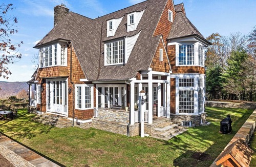 Boone House | Unwind in Ultimate Luxury: Ridgeview Manor, Boone's Mountain Masterpiece