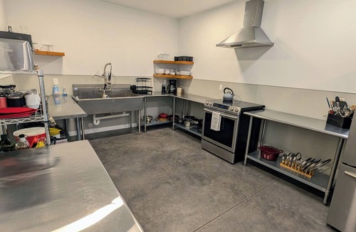 Veneta House | Unwind in Wine Country