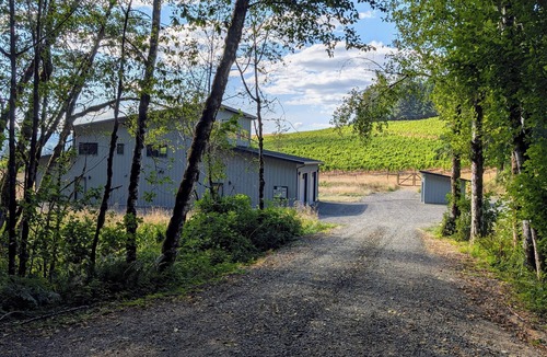 Veneta House | Unwind in Wine Country