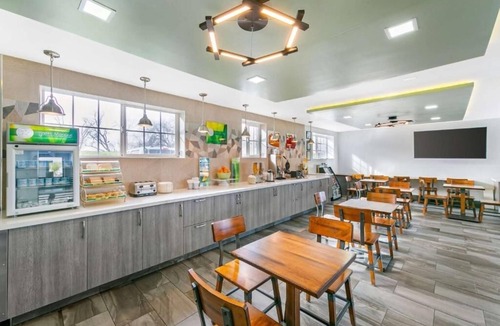 Downtown Sacramento Hotel | Unwind Near Sacramento River in This Convenient Room