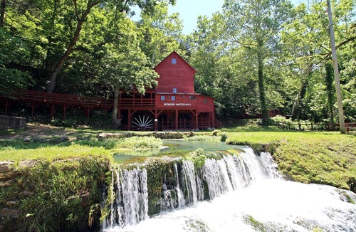 Tecumseh Cabin | Unwind & Refresh at Memories Made Cabin