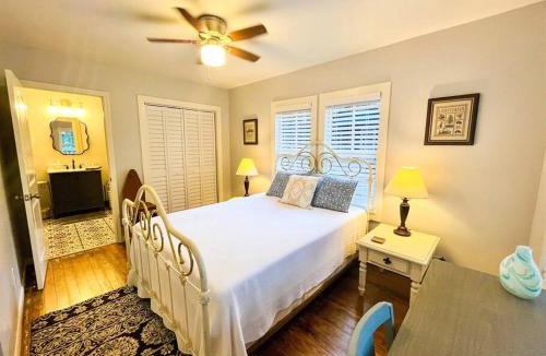 Lafayette House | Unwind & Relax at Azalea Cottage on Bayou