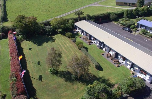 Stratford Apartment | Unwind @ Taranaki Chic Eco Studio