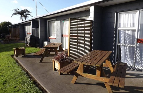 Stratford Apartment | Unwind @ Taranaki Chic Eco Studio