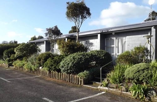 Stratford Apartment | Unwind @ Taranaki Chic Eco Studio