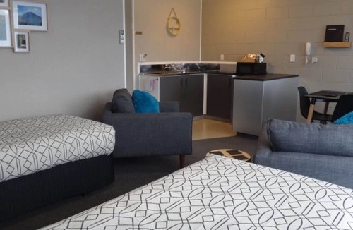 Stratford Apartment | Unwind @ Taranaki Relaxing Eco Suite