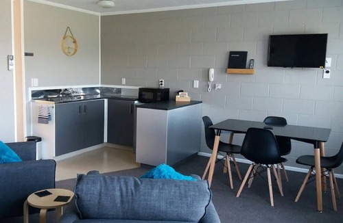 Stratford Apartment | Unwind @ Taranaki Relaxing Eco Suite