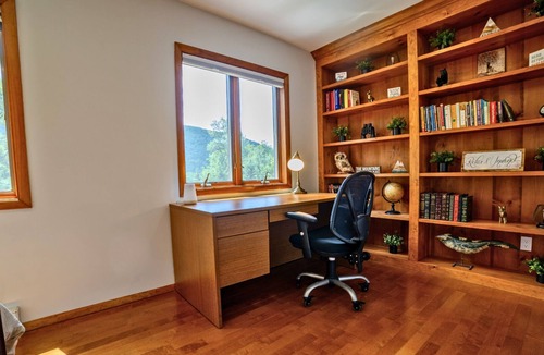 Windham House | Unwind Windham, Chalet