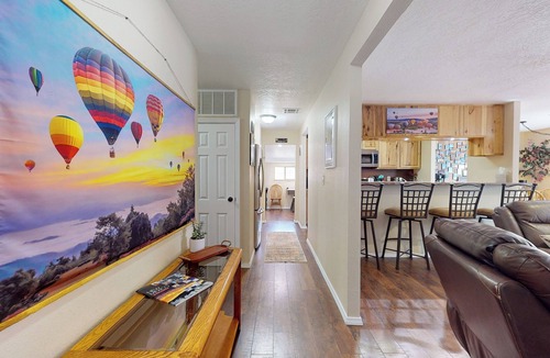 Jade Park House | Up & Away Balloon Stay