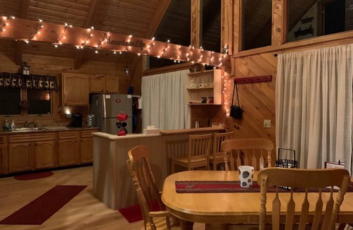 Woodsville Ski Chalet | UP NORTH - Charming Chalet