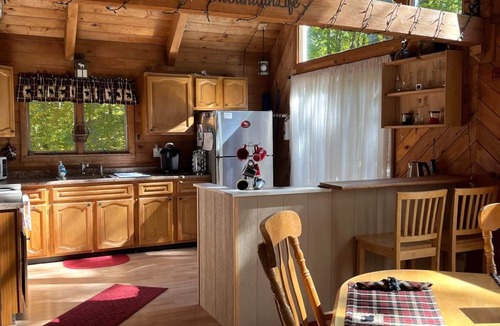 Woodsville Ski Chalet | UP NORTH - Charming Chalet