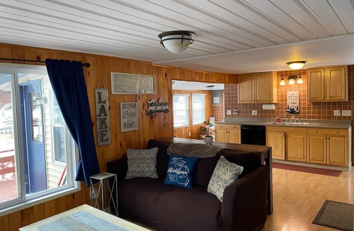 Hope Cottage | Up North Retreat - hot tub - pool table -arcade- sandy oasis- fire pits