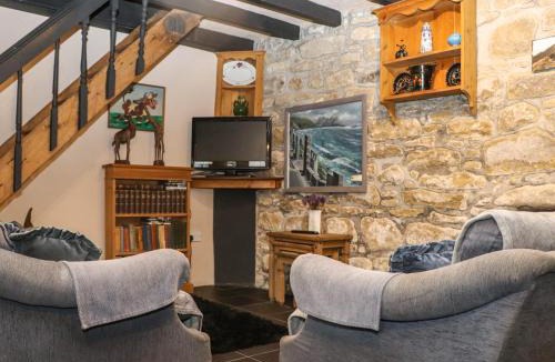 Lower Boscaswell House | Up Over Head