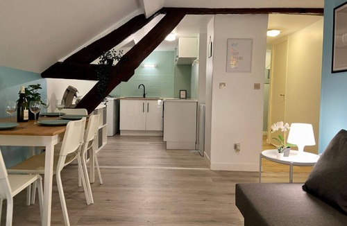 Nevers Apartment | Up there!