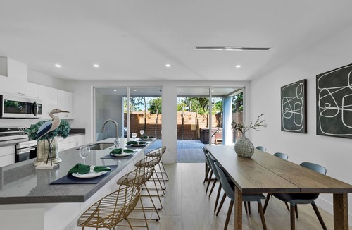 Allapattah Villa | Up to 12 guests! Modern Villa in Wynwood