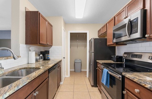 McNeil House | Up to 16 People - Lux Retreat