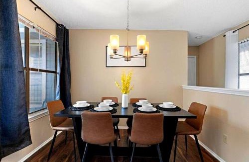 McNeil House | Up to 16 People - Lux Retreat