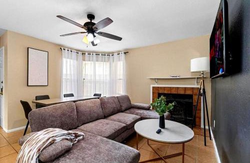 McNeil House | Up to 16 People - Lux Retreat