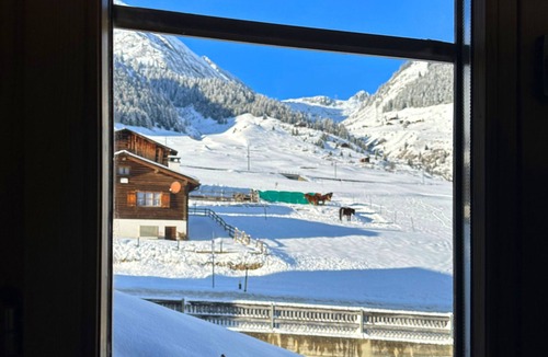 Tujetsch Apartment | up to 6 persons with fireplace and 450m to the ski lift