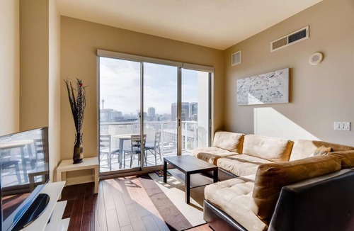 Downtown Las Vegas Condo | upbeat high-energy surroundings