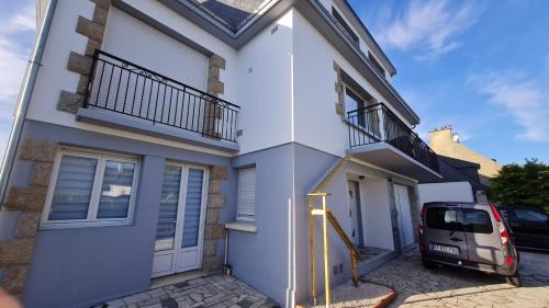Lanester House | Update Location