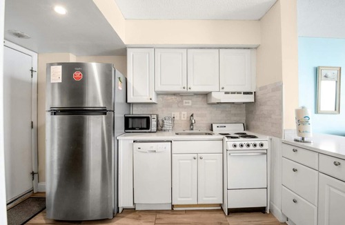 Crescent Beach Condo | Updated 1-Bedroom Oceanfront Condo| Carolina Reef - 704