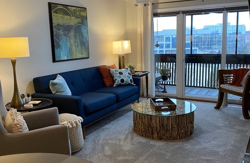 Creve Coeur Condo | updated 1 bedroom condo in secure building