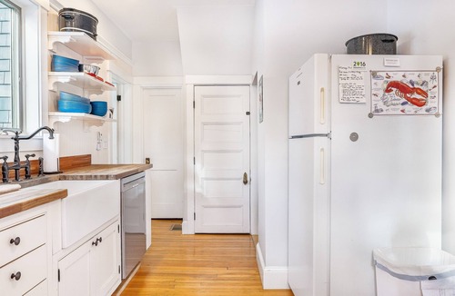 Hall Quarry House | Updated 1900s Home with Fire Pit - Pet Friendly