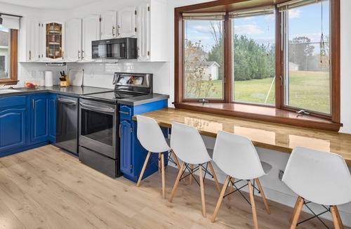 Pickerington House | Updated 1940s Ranch on 9 Acres with Pond