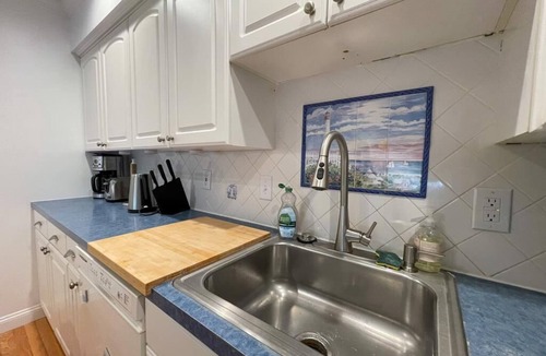 Village Green House | Updated 2 Bed, 1 Bath Village Green Quad