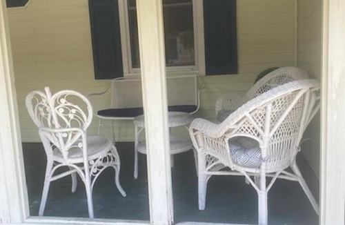 Village Green House | Updated 2 Bed, 1 Bath Village Green Quad