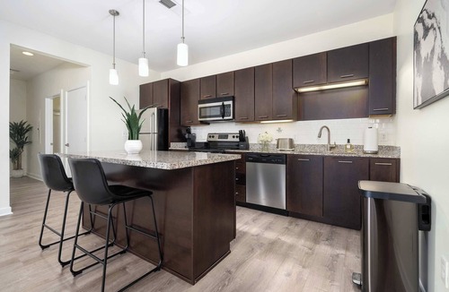Grandview Heights Apartment | Updated 2-Bedroom with a pool and hot tub