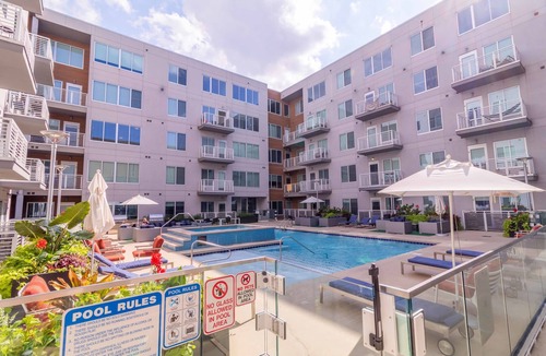 Grandview Heights Apartment | Updated 2-Bedroom with a pool and hot tub