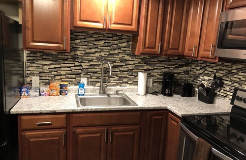 Portland Apartment | Updated 2 Bedroom with Roof deck and backyard