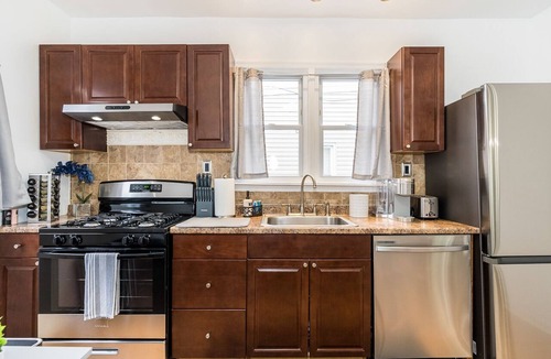 Vauxhall Apartment | Updated 2Bed apt. close to NYC