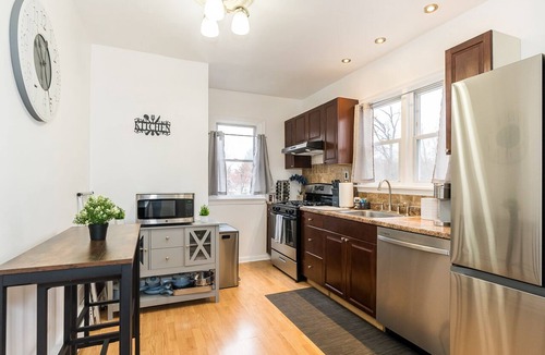 Vauxhall Apartment | Updated 2Bed apt. close to NYC